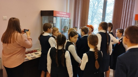 Экскурсии по выставке «Защитникам Отечества.. _ (Закрытая группа) Информация на сайт НБ (2)