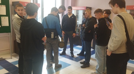 Экскурсия по выставке «Защитникам Отечества.. _ (Закрытая группа) Информация на сайт НБ (1)