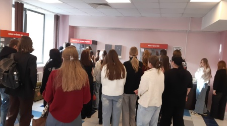 Экскурсия по выставке «Защитникам Отечества.. _ (Закрытая группа) Информация на сайт НБ (1)