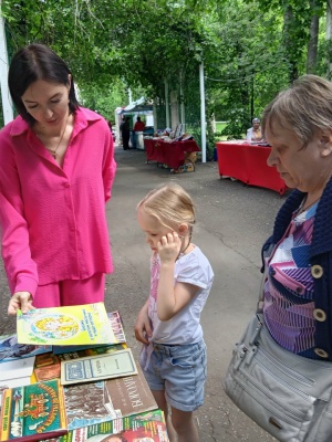 «Аллея книжных сюрпризов» в парке им. А. С... _ (Закрытая группа) Информация на сайт НБ (4)